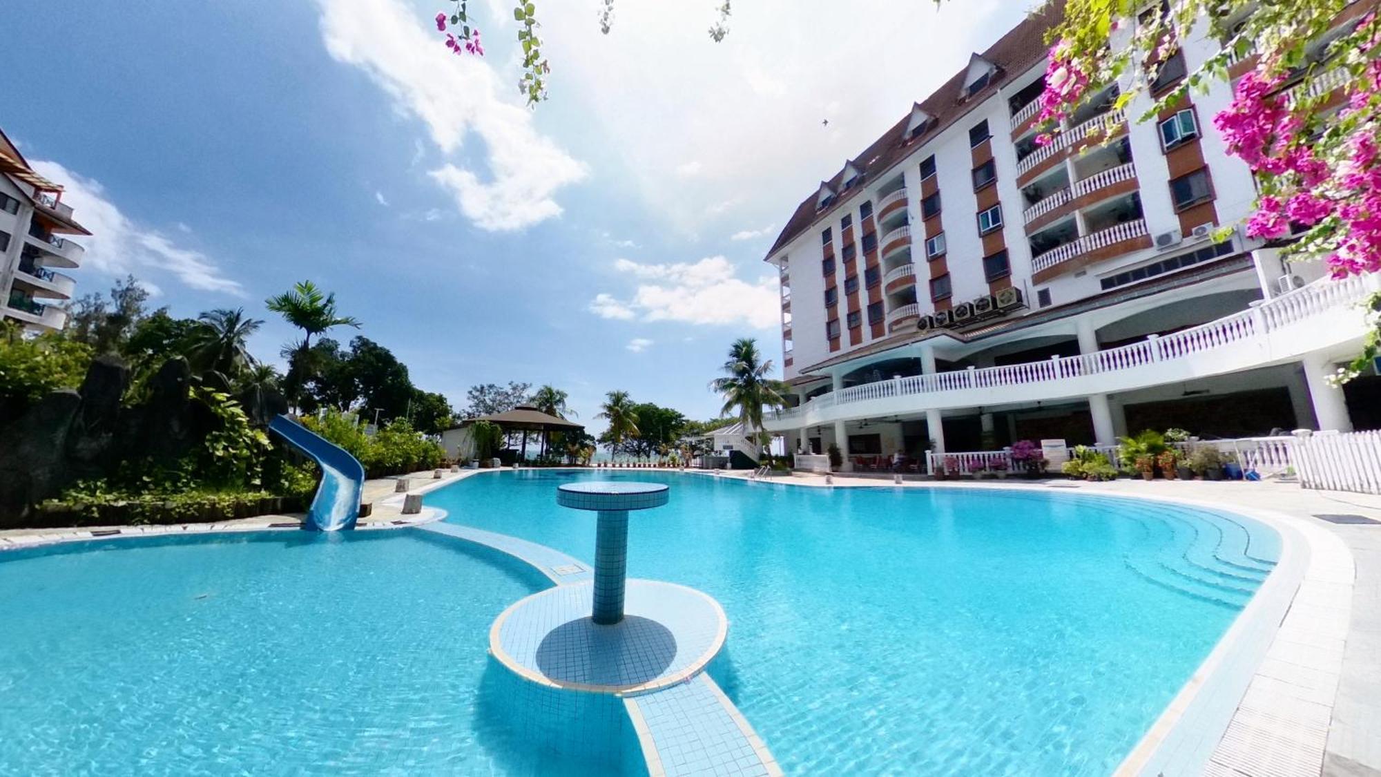 1-10pax Doorstep Private & Swimming Pool Apartment Port Dickson